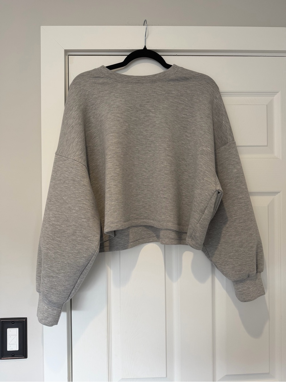 Women’s Old Navy Bounce Fleece Cropped Sweatshirt in “Heather Grey” Size XL🩶